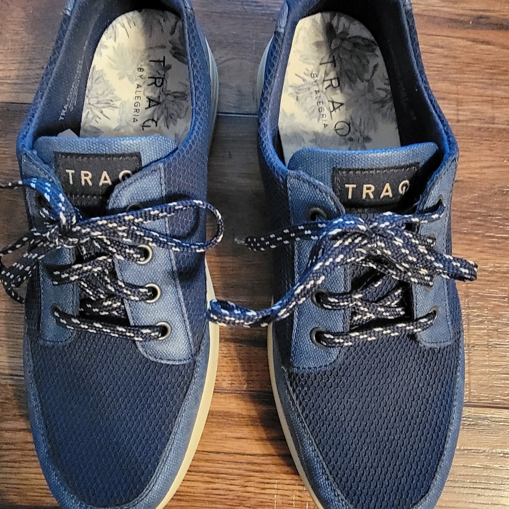 Traq Copacetiq shoes